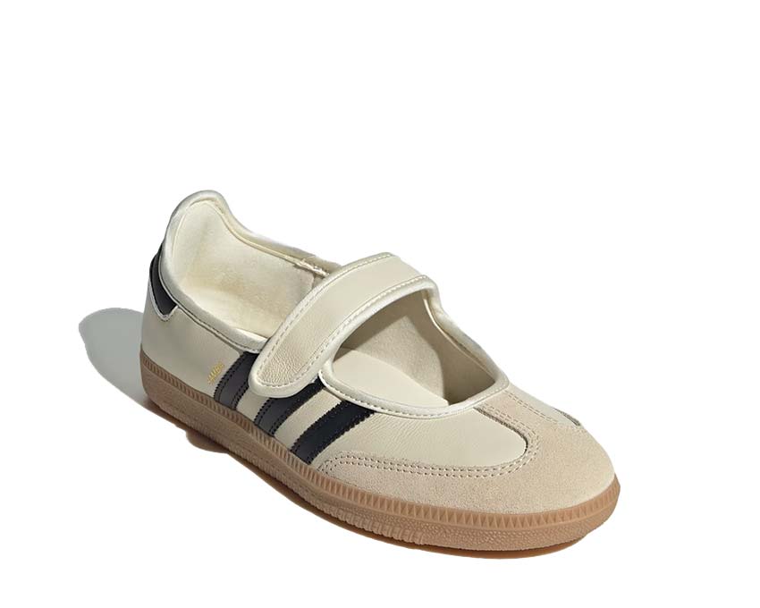 Scarpe da ginnastica in pelle bianco crema con suola in gomma