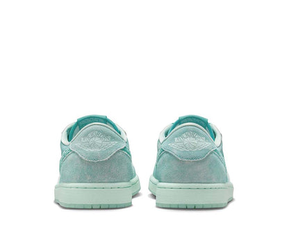 Scarpa bassa retrò in pelle e tessuto colore verde acqua slavato