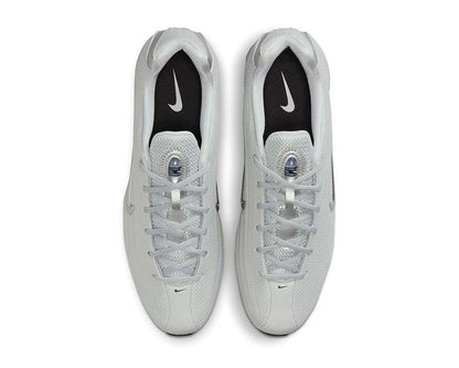 Scarpe da ginnastica con ammortizzazione a colonne, colore argento.